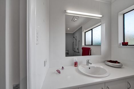 Photo of property in 1 Price Street, Westown, New Plymouth, 4310