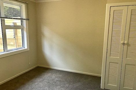 Photo of property in 1/1 Bronwyn Place, Torbay, Auckland, 0630