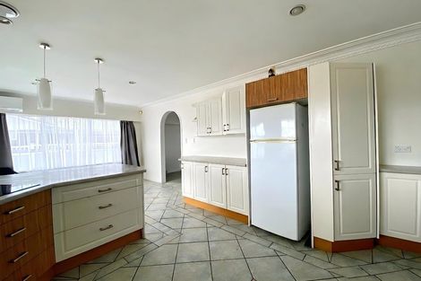 Photo of property in 24 Buckingham Crescent, Manukau, Auckland, 2025