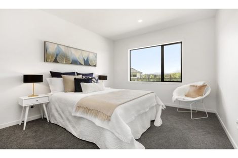 Photo of property in 35 Mike Smith Drive, Cambridge, 3434