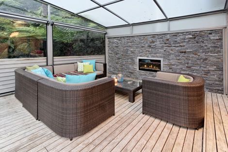 Photo of property in 24 Ngaio Road, Titirangi, Auckland, 0604