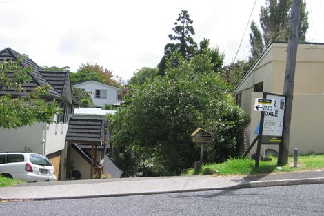 Photo of property in 2/15 Kenmure Avenue, Forrest Hill, Auckland, 0620