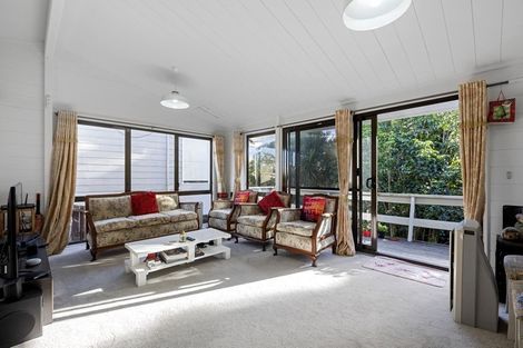 Photo of property in 43 Sartors Avenue, Northcross, Auckland, 0630