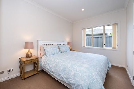 Photo of property in Heynes Place, 14 Heynes Place, Clive, 4102