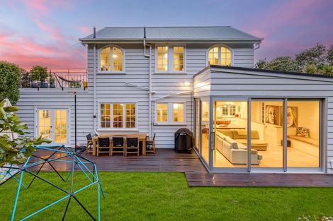 Photo of property in 32 Mccoll Street, Vogeltown, Wellington, 6021