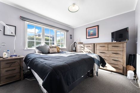 Photo of property in 49 Pupuke Road, Birkenhead, Auckland, 0627