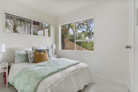 Photo of property in 1/65 Girrahween Drive, Totara Vale, Auckland, 0629