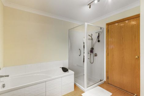Photo of property in 51 Kotare Street, Waikanae, 5036