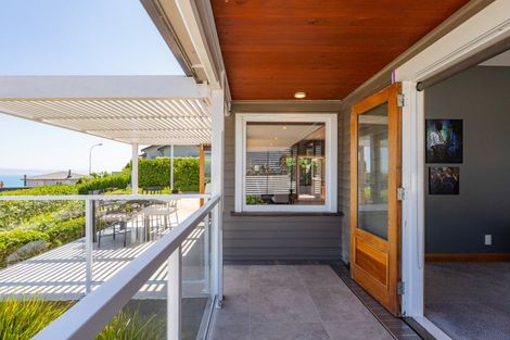 Photo of property in 135 Thompson Road, Bluff Hill, Napier, 4110