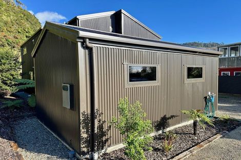 Photo of property in 4 Horncastle Crescent, Little Wanganui, Karamea, 7893