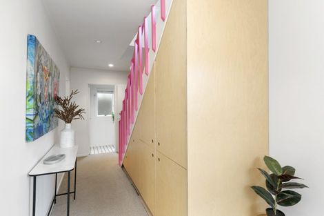 Photo of property in 4b Palm Grove, Berhampore, Wellington, 6023