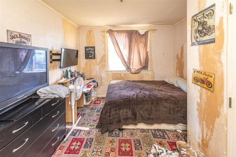 Photo of property in 35 Egmont Street, Castlecliff, Whanganui, 4501