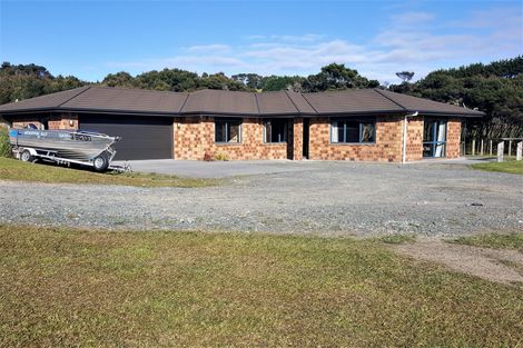 Photo of property in 136 Stratford Drive, Cable Bay, 0420