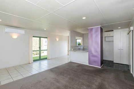 Photo of property in 810 Sylvan Road, Mayfair, Hastings, 4122