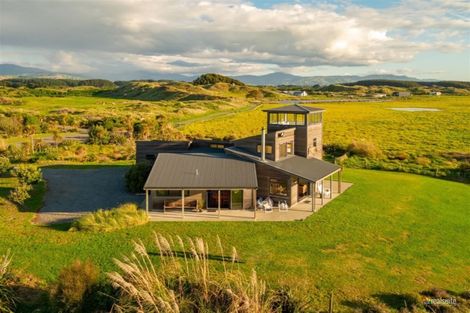 Photo of property in 80 Reay Mackay Grove, Waikawa Beach, Levin, 5573