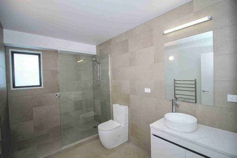 Photo of property in 122a Bucklands Beach Road, Bucklands Beach, Auckland, 2012