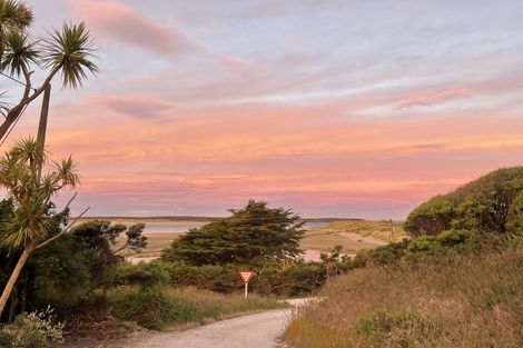 Photo of property in 19 Whalers Crescent, Omaui, Invercargill, 9877