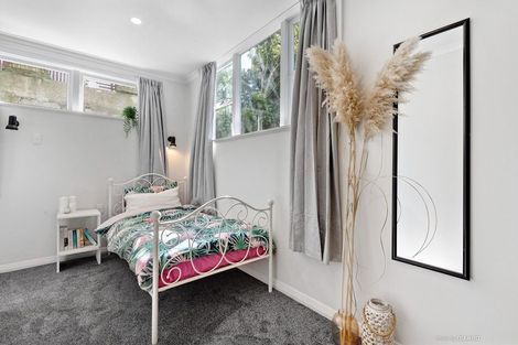 Photo of property in 15b Waru Street, Khandallah, Wellington, 6035