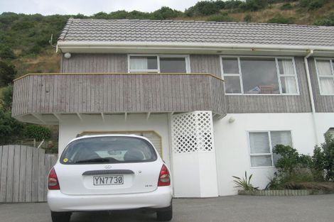 Photo of property in 1/418 Queens Drive, Lyall Bay, Wellington, 6022