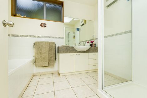 Photo of property in 288 Glenvar Road, Torbay, Auckland, 0630