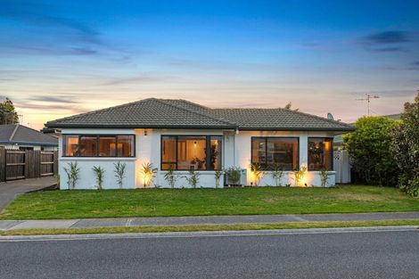 Photo of property in 16 Luculia Drive, Mount Maunganui, 3116
