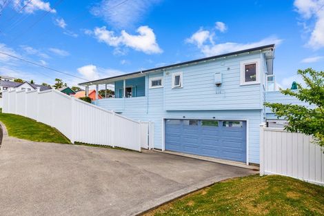 Photo of property in 1/2 Merwood Lane, Devonport, Auckland, 0624