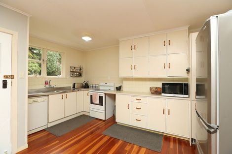 Photo of property in 1a Ward Place, Marfell, New Plymouth, 4310