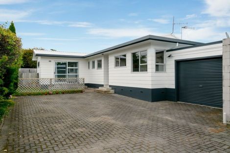 Photo of property in 35 Otupai Street, Two Mile Bay, Taupo, 3330
