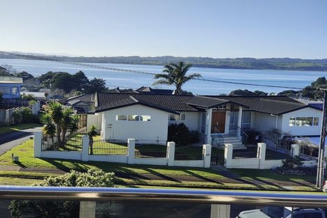 Photo of property in 37 Churchill Road, Cockle Bay, Auckland, 2014