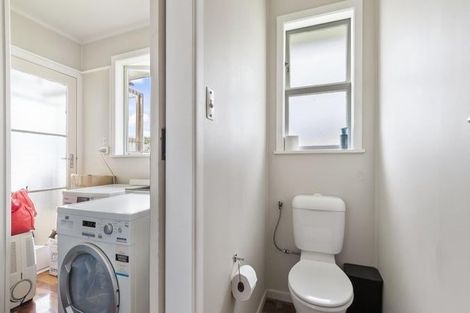 Photo of property in 27 Litten Road, Cockle Bay, Auckland, 2014