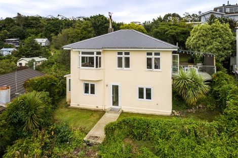 Photo of property in 4 Oliver Road, Hospital Hill, Napier, 4110