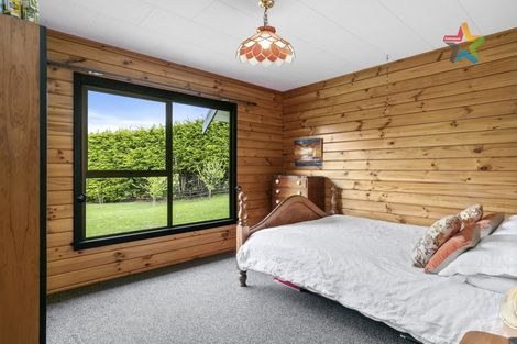 Photo of property in 1 Cottle Heath Close, Manor Park, Lower Hutt, 5019