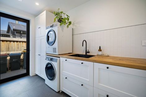 Photo of property in 9 Howden Drive, Jacks Point, 9371