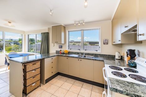 Photo of property in 5 Callender Terrace, Paraparaumu Beach, Paraparaumu, 5032
