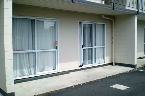 Photo of property in 1/3 Tralee Place, Hillcrest, Hamilton, 3216