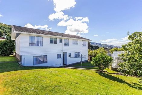 Photo of property in 7 Brasenose Place, Tawa, Wellington, 5028