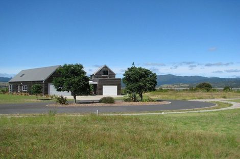 Photo of property in 132 Kelly Jade Avenue, Matarangi, Whitianga, 3592