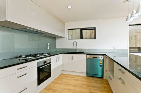 Photo of property in 62a Verran Road, Birkdale, Auckland, 0626