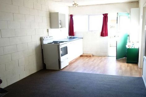 Photo of property in 1/3 Tralee Place, Hillcrest, Hamilton, 3216