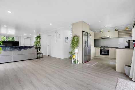 Photo of property in 52 Bruce Pulman Drive, Takanini, 2112