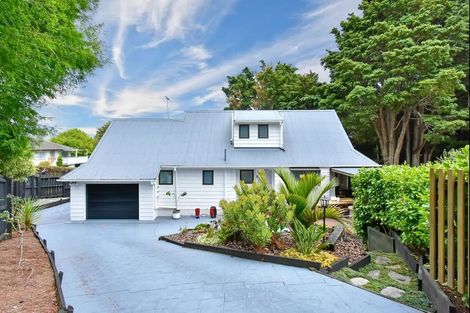 Photo of property in 46 Kingsclere Place, Goodwood Heights, Auckland, 2105