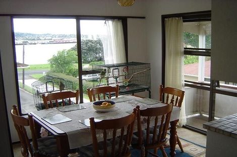 Photo of property in 11b Kiwi Esplanade, Mangere Bridge, Auckland, 2022