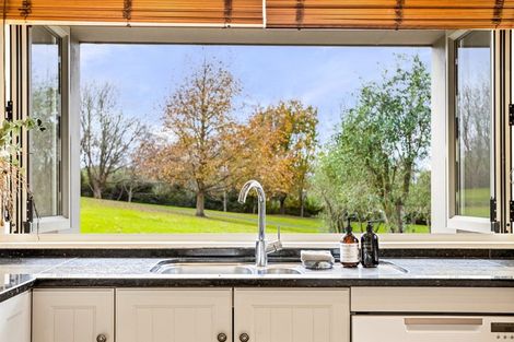 Photo of property in 246 State Highway 16, Kumeu, 0892