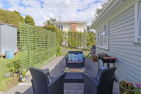 Photo of property in 19 Blease Street, New Lynn, Auckland, 0600