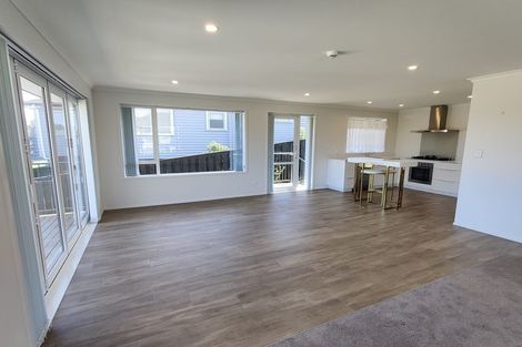 Photo of property in 17 Stockyard Crescent, Pukekohe, 2120