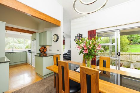 Photo of property in 103 Wirihana Road, Titirangi, Auckland, 0604