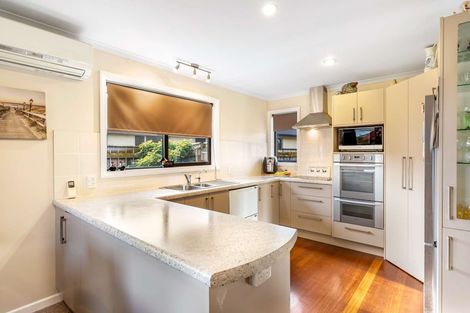 Photo of property in 11 Cleveland Heights, Kelvin Grove, Palmerston North, 4414