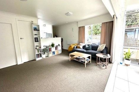 Photo of property in 4/23 Craig Road, Milford, Auckland, 0620