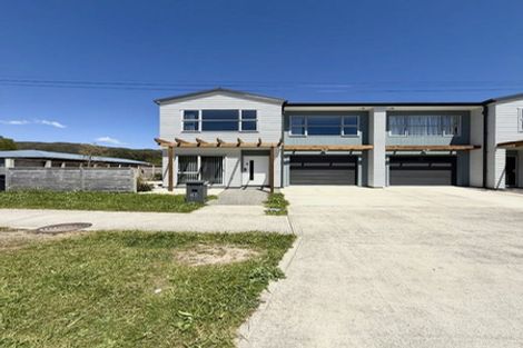 Photo of property in 4b Horoeka Street, Stokes Valley, Lower Hutt, 5019