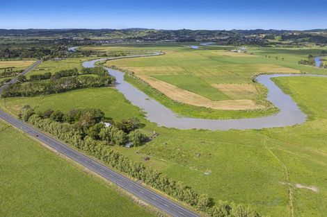 Photo of property in 2162 State Highway 16, Helensville, 0875